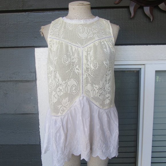 Umgee Tops - Umgee womens cottagecore mesh lace peplum top sz M
